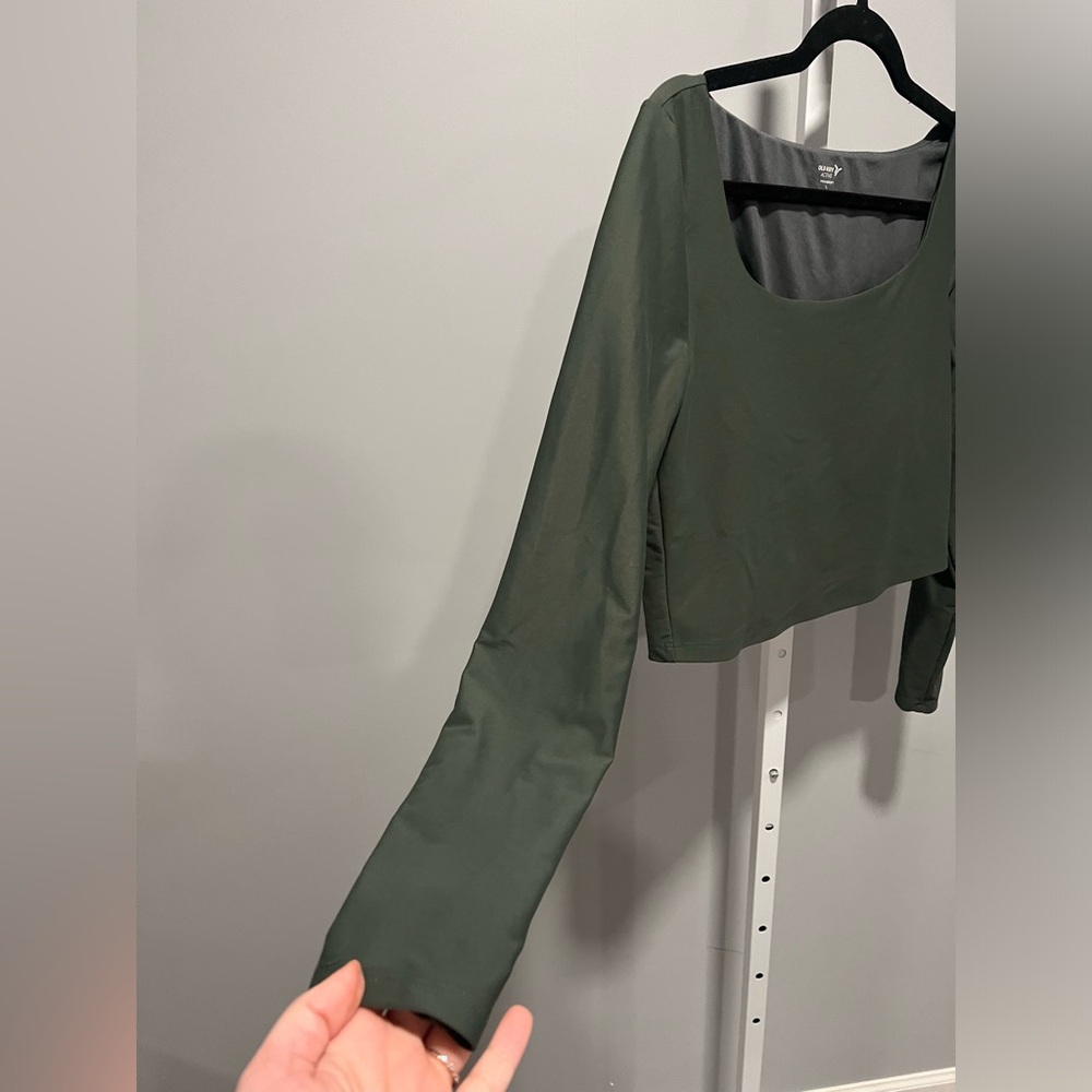 Old Navy Active Powersoft Olive Green Square Neckline Long Sleeve Crop Top Large - Picture 3 of 6